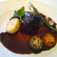 レストラン プランデルブ北鎌倉 - メインの牛頬肉の赤ワイン煮込み