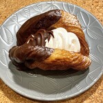焼きたて工房 - 料理写真:エスカルゴ¥150内　うまい。美しい。これのためにハローズに行く。