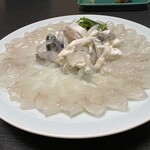 ふぐ 牧野 - 九州スタイルの厚めのてっさ