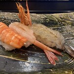 にぎり鮨 一五〇 - 今日は海老三昧を注文すると＂活車海老＂が頂けると最初に説明あり