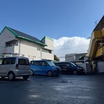 ドルフのパン - Pは裏手に4台分
