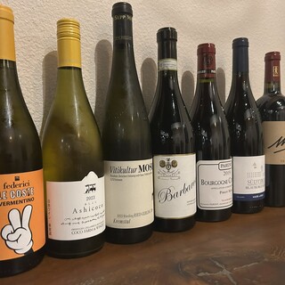 厳選したワインやレモンサワーと、料理のマリアージュを楽しんで