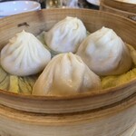 横浜中華街 北京飯店 - コースの小籠包