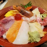 わさび 大手町店 - 魚屋の海鮮丼（890円税込）