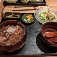 北新地 肉料理 名門 - 