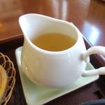 鳴海餅 - 冷たい緑茶、3杯分ありました^^