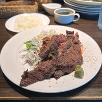 キャトルラパン - ステーキランチ 400g(税込1,700円)
                    塩胡椒・わさび醤油 キャトルラパン - ステーキランチ 400g(税込1,700円)
                    塩胡椒・わさび醤油