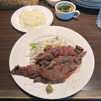 キャトルラパン - ステーキランチ 400g(税込1,700円)
                    塩胡椒・わさび醤油 キャトルラパン - ステーキランチ 400g(税込1,700円)
                    塩胡椒・わさび醤油