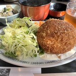 常衛門食堂 - カニクリームコロッケ定食 1,300円