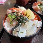 お食事処 大漁 - 海鮮丼　980円