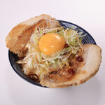 大志軒 - はみ出るチャーシュー丼