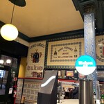 CAFE IRUÑA - ムデハル様式のタイル装飾