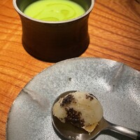 トムクリオーザ - 一口前菜　うすいえんどうのスープ