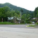 千寿庵 - メインの道路から少し奥まっています。のぼりを目印に♪