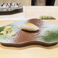 鮨むろ橋 - イカ、炙りカラスミ掛け