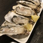 牡蠣小屋 中番屋 - 生牡蠣