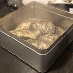 牡蠣小屋 中番屋 - 牡蠣のガンガン焼き
