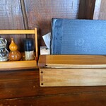 田楽 - カウンター上の調味料など