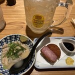 釜喜利うどん - 雲仙ハムカツとモツ煮　ハイボール大