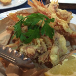 パルテノペ - イカとエビのフリット
      最近、フリットミストはイカとエビになったようです