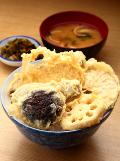 Hachimaki - 厳選した季節の野菜を使った『野菜天丼』
