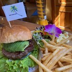 ケニーズハウスカフェ - アボカドバーガー
