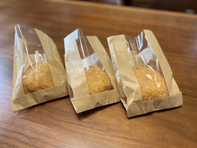 カレーパン 万博限定販売！吉本興業のカレーパン500円！』by celes511