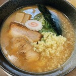 醤油豚骨ラーメン きんいろ - 