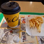 マクドナルド - 料理写真:プレミアムローストコーヒー(M)、マックフライポテト(S)