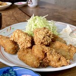 朝日屋 - カキフライは宅間のもので合計8個