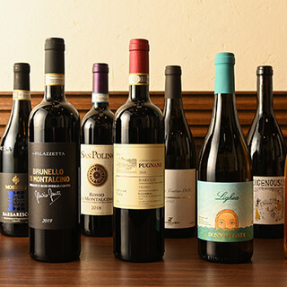 季節の食材に合わせたワインを30種類以上ご用意