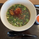 CHINESE DINING 瑞 - 豚骨黒マー油ニラそばランチ