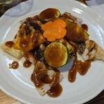 キッチン ブルー グローブ - タカサゴフリットと焼き野菜のアップ