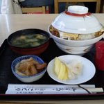 小鳥食堂 - カツ丼大盛