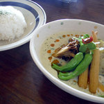 アプランティ - タイ風CoCo夏カレー（自家製えびラー油）930円