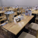 名古屋 かに銀 - テーブル席