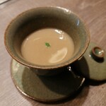 USHIGORO S. - モリーユ茸と和牛のコンソメ