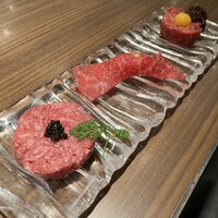 うしごろバンビーナ 銀座店 - タルタル　肉寿司　ユッケ
