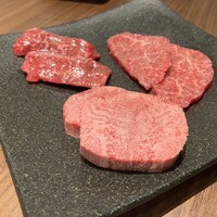 うしごろバンビーナ 銀座店 - ハラミ　厚切り黒タン　とも三角