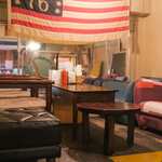 アンチェイン ダイナー - 50sを意識したカラフルな店内☆