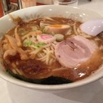 頑者 - お久しぶりです、ラーメン！  今日も魚粉プリタツで、チャーシューもイイ感じ♡ 