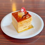 パティスリー シュクレ - キャラメルのケーキ＠リンゴ入りのキャラメルムースケーキ