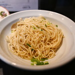 弘明寺丿貫 - 蟹ミソバターの和え玉の麺と油ダレ