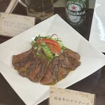 壁の穴 - ステーキサラダ、これはいただいていません