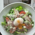 壁の穴 - とにかく、おいしいサラダ