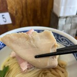 中華そば よしかわ - チャーシュー2