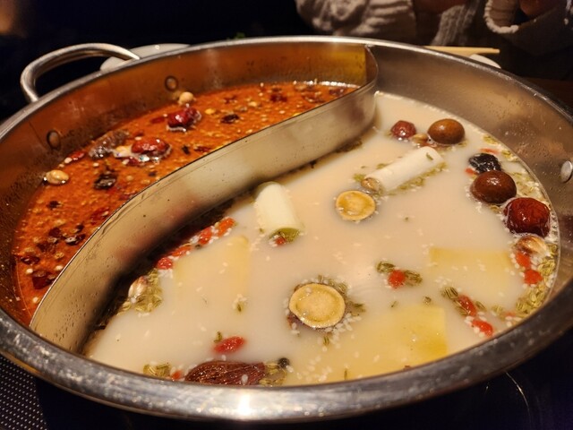 Xiaowei Yang Biken Shokudo Roppongi Ten photo 2