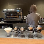 パティスリー オー フィル ドゥ ジュール - 内観