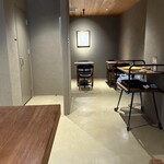 パティスリー オー フィル ドゥ ジュール - 内観、イートインテーブル席