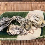 章雄 - 土鍋で蒸した牡蠣はとても満足度の高い一品